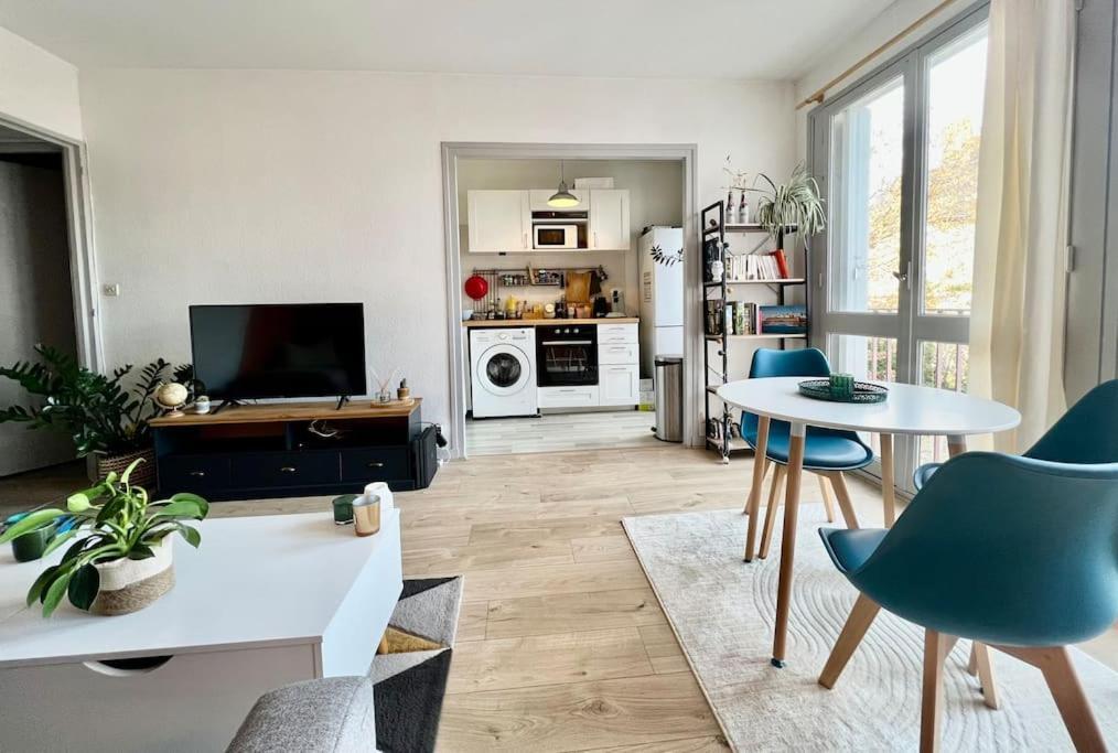 Le P'Tit Anatole - Joli T2 Avec Parking Apartment Poitiers Ngoại thất bức ảnh
