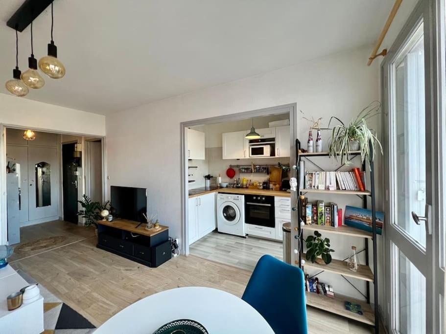 Le P'Tit Anatole - Joli T2 Avec Parking Apartment Poitiers Ngoại thất bức ảnh